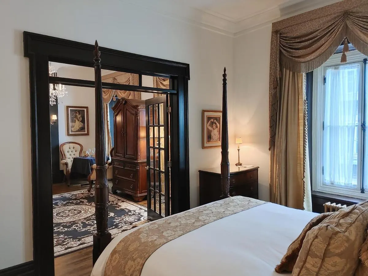 *** Hotel Le Clos Saint-Louis Quebec City Canada