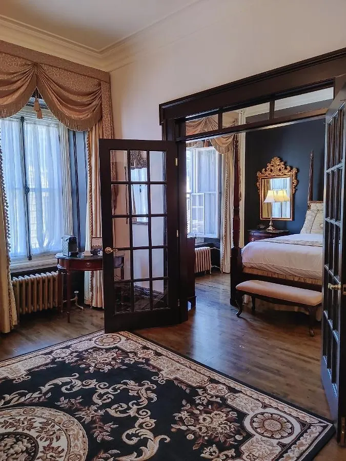 Hotel Le Clos Saint-Louis Quebec City