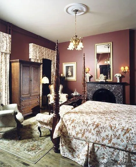 Hotel Le Clos Saint-Louis Quebec City